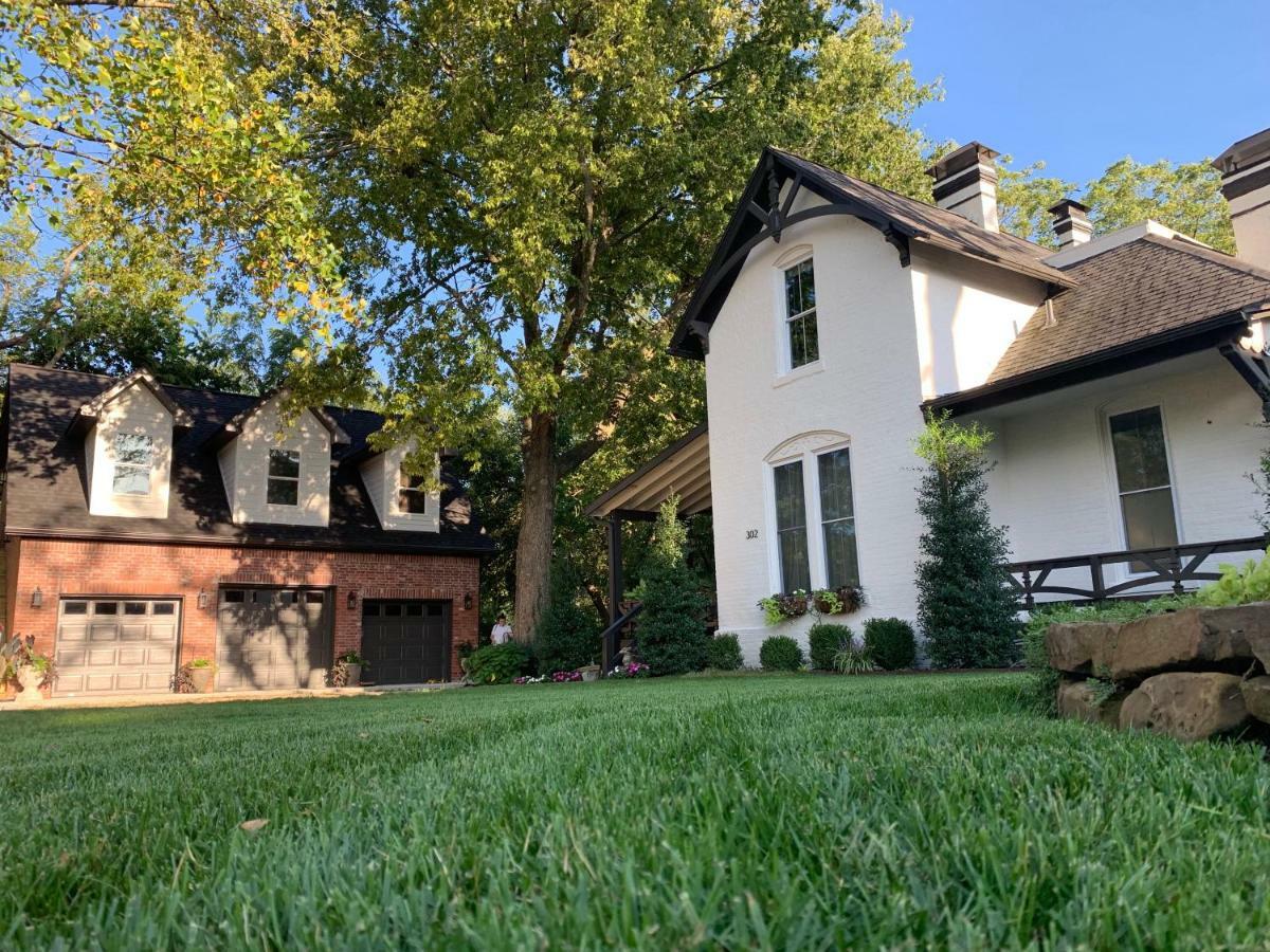 Apartamento The Henry Carriage House Bentonville Exterior foto